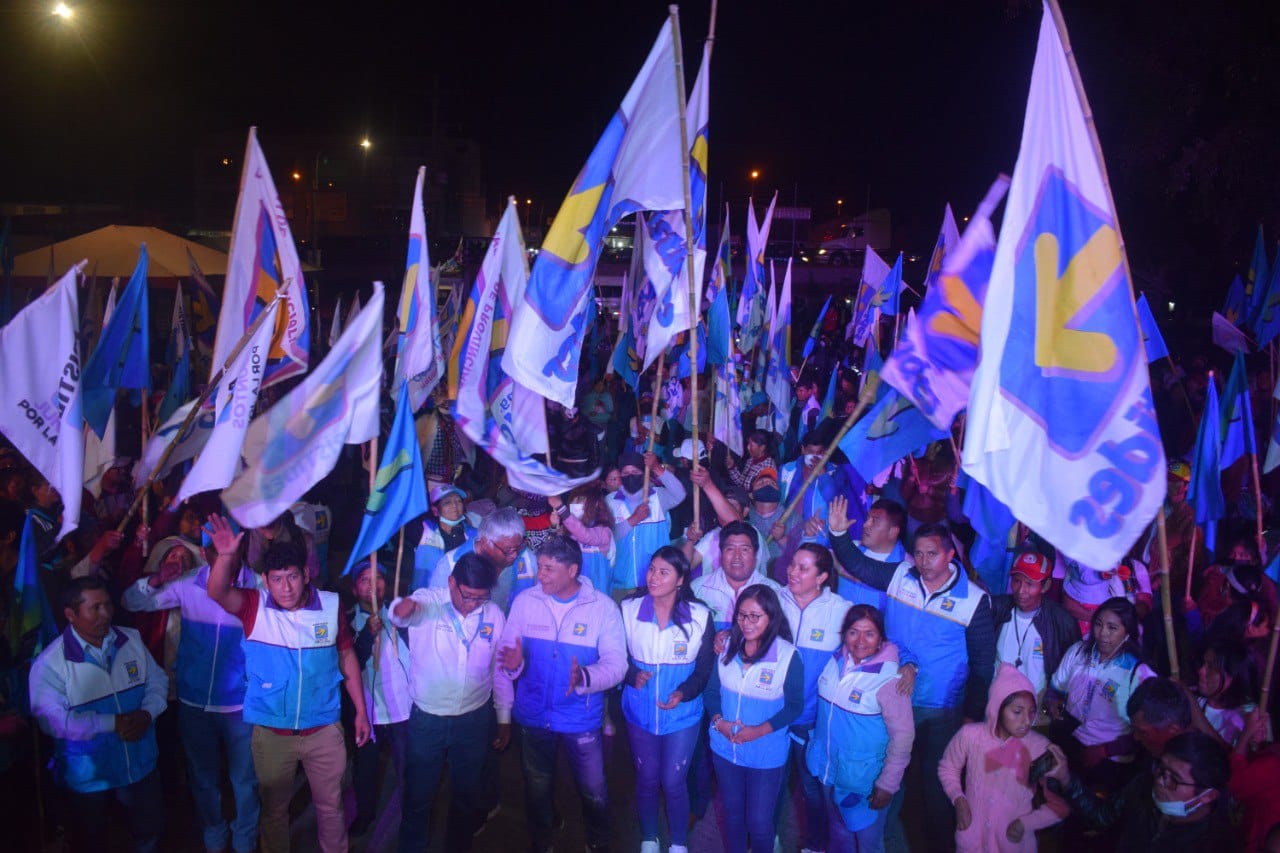 Gran recibimiento de vecinos de La Joya a candidatos de «La Flecha»