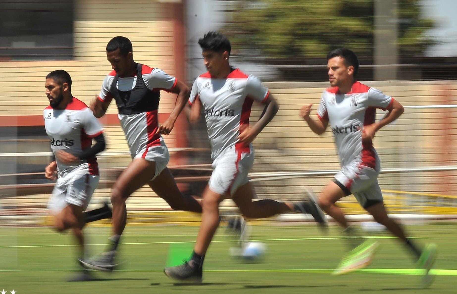 MELGAR TRABAJA PARA REMONTAR MARCADOR ANTE INDEPENDIENTE DEL VALLE