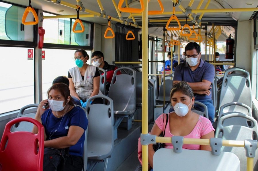 Uso de mascarillas solo en el transporte público y hospitales