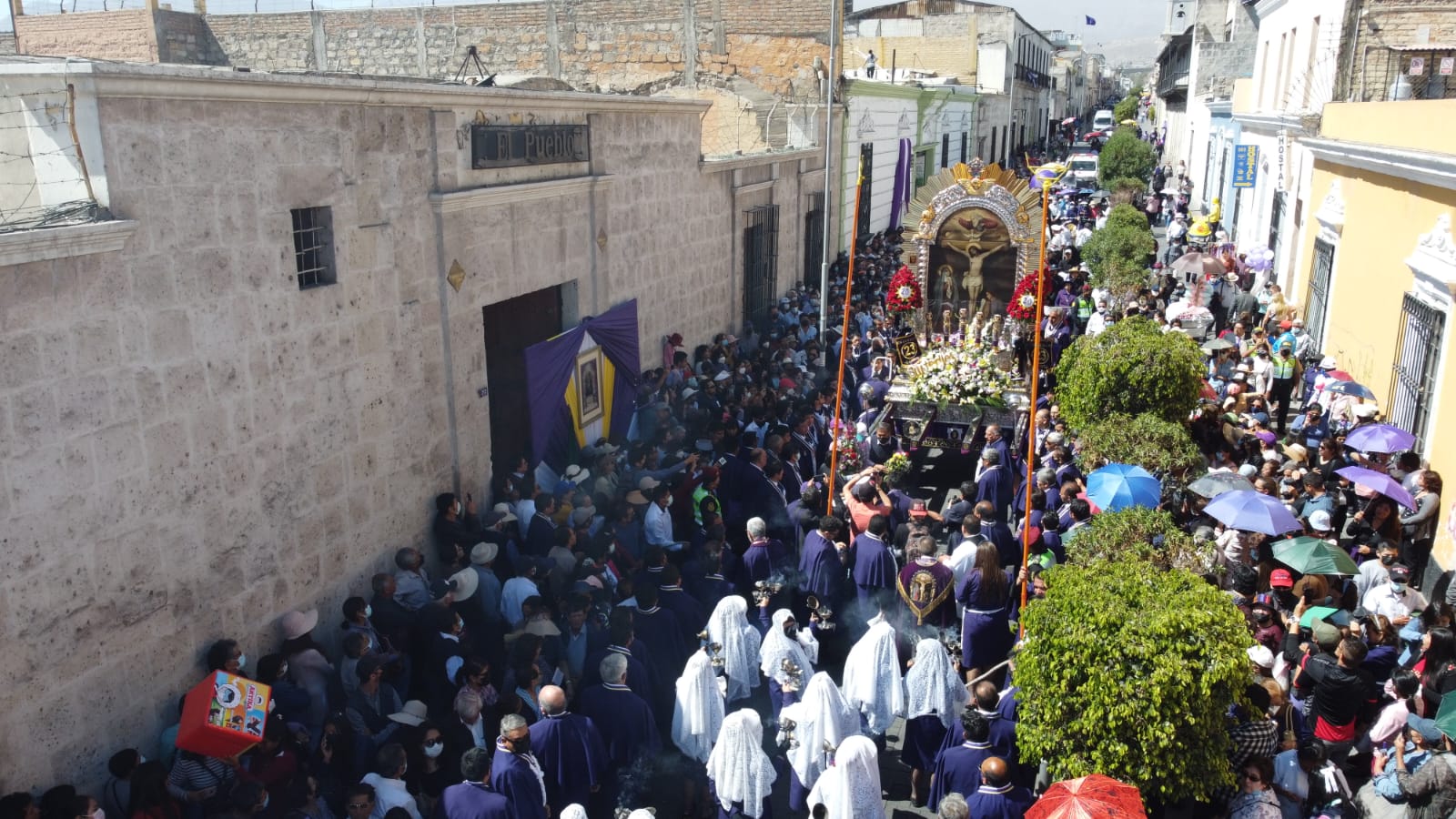 Arequipeños renovaron su fe con la última procesión del Señor de los Milagros