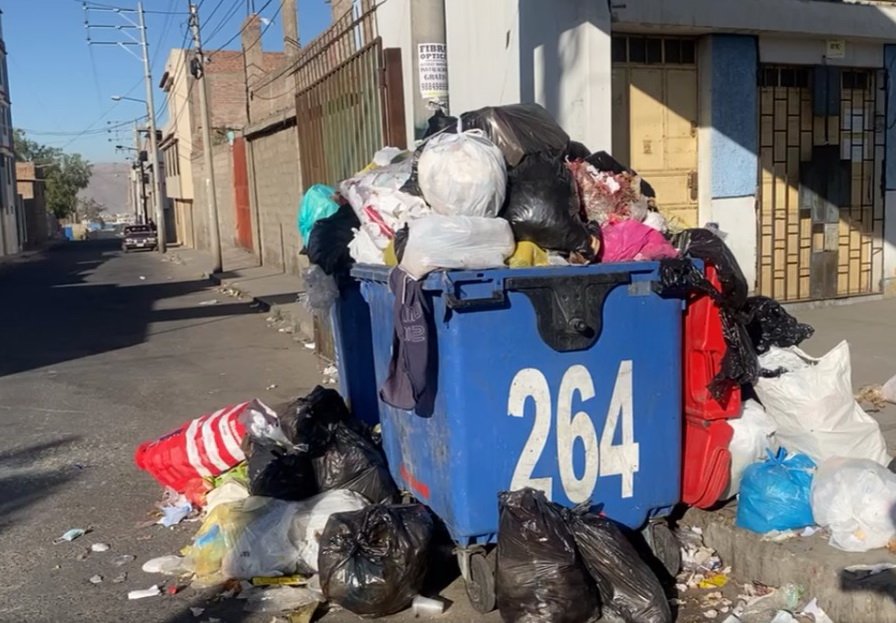 Población de Paucarpata sigue viviendo en medio de la basura