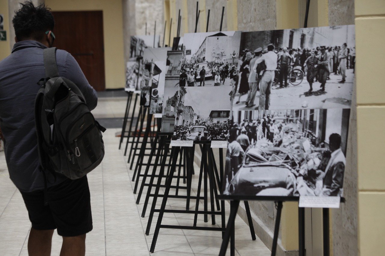 Exponen fotos de terremotos de 1958 y 1960 en Biblioteca Pública Municipal