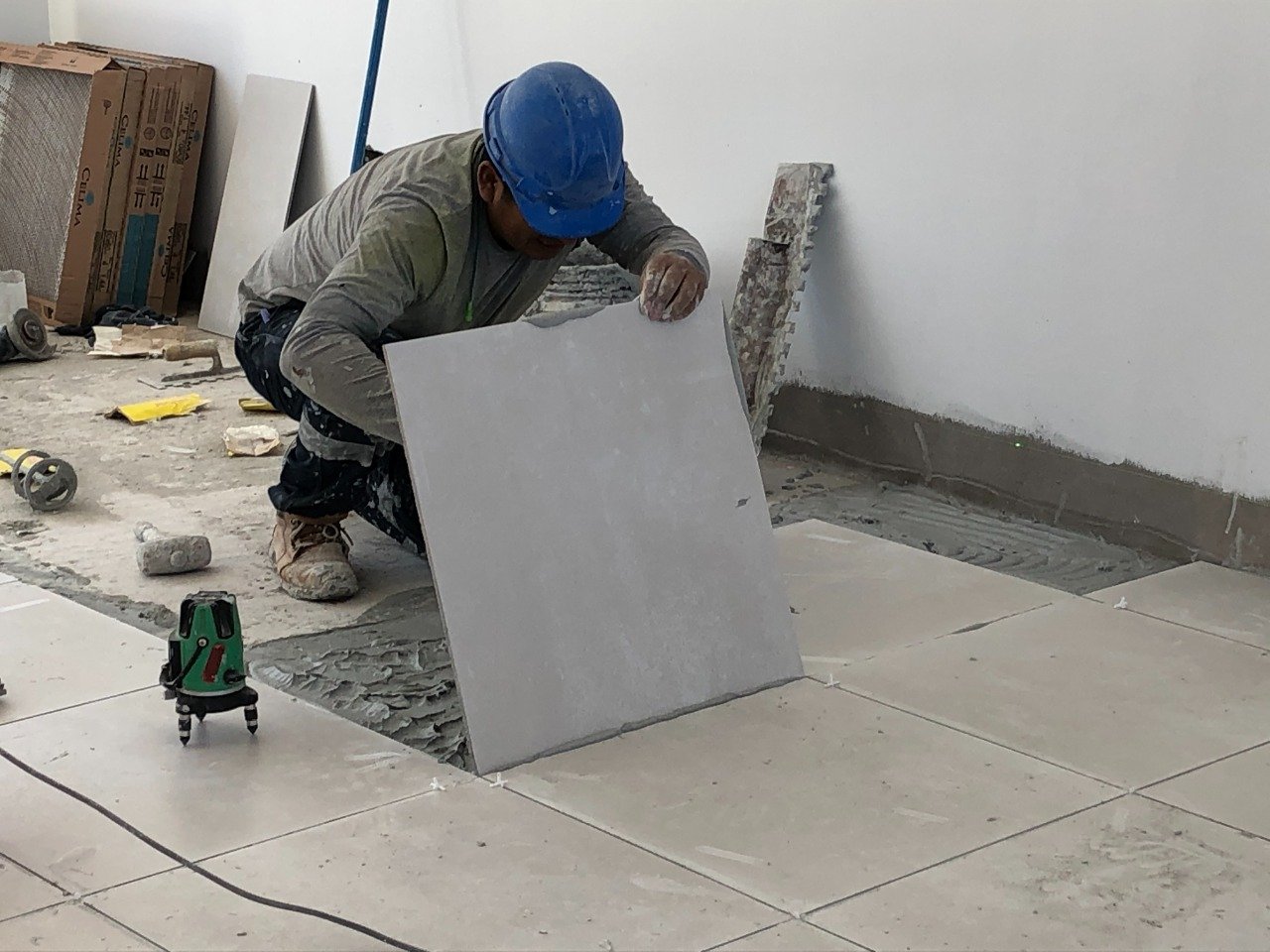 Continua obra de mejoramiento de institución educativa Jorge Sanjinez Lenz