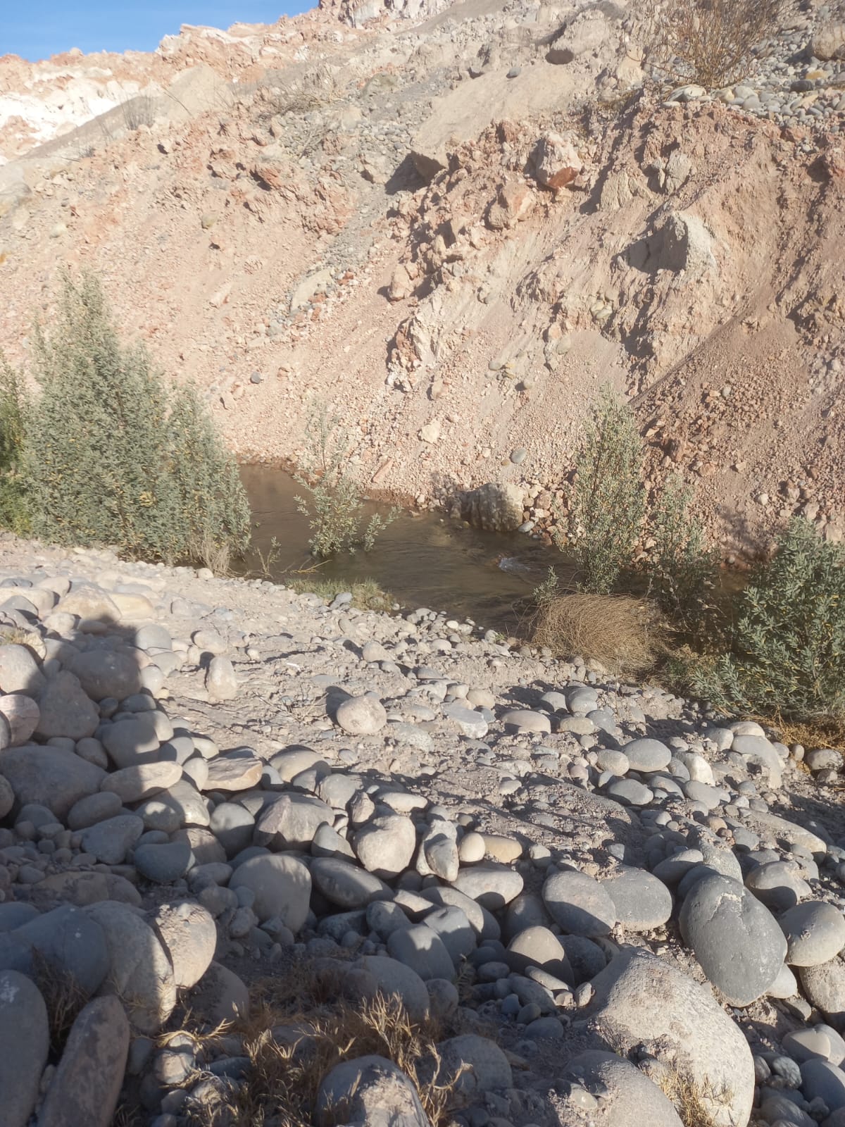 Deslizamientos de tierras ponen en riesgo el valle de Vitor