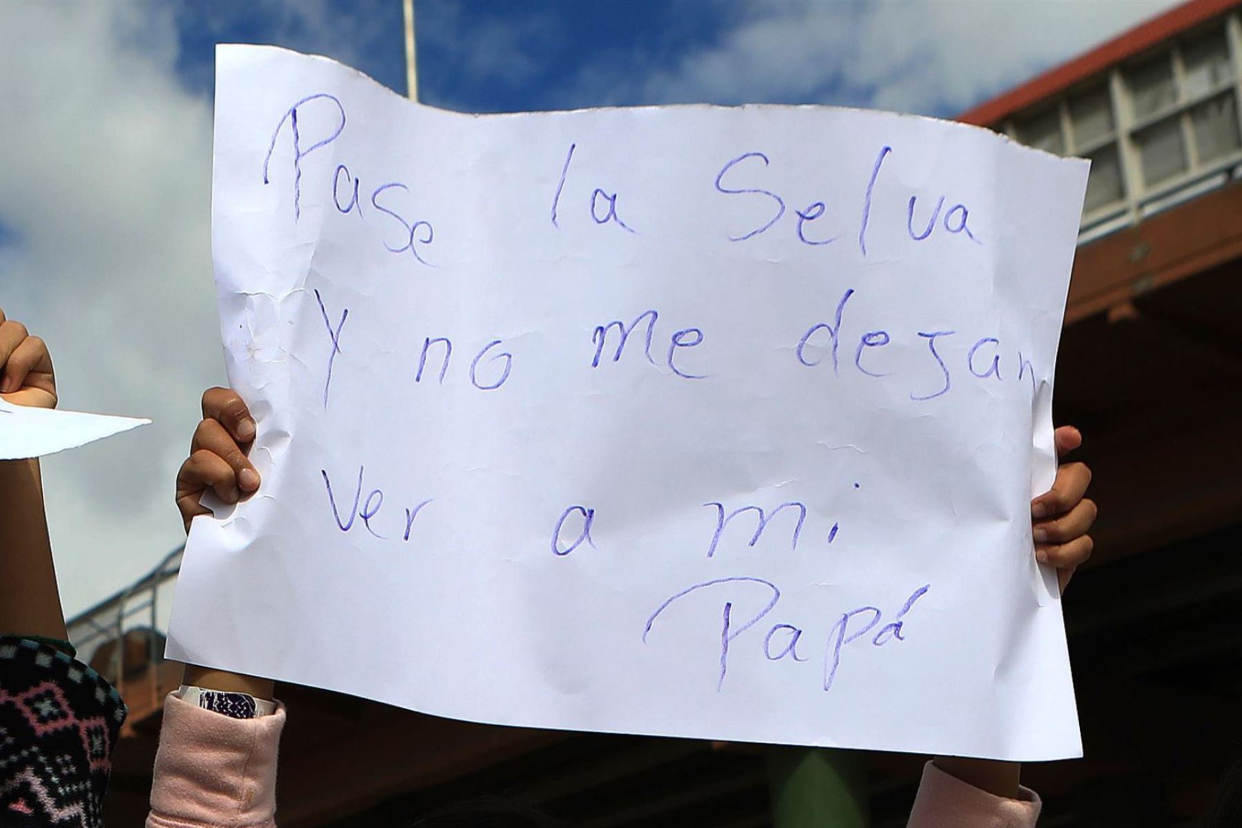 Niños venezolanos protestan en línea México y EE.UU. y piden ver a sus padres