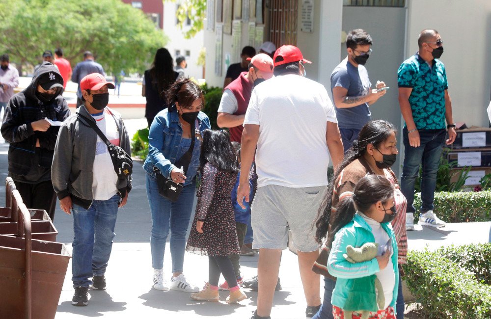 Siguen aumentando contagios de COVID y población no se vacuna