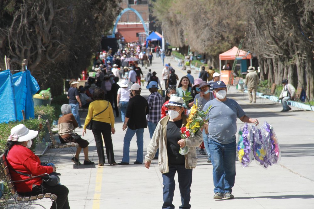 Coronas y flores están a la orden del día en el INPE