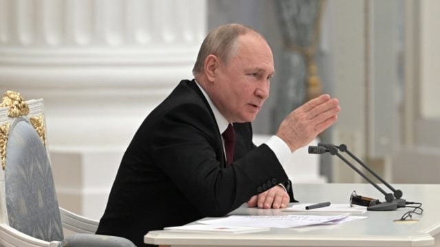 Putin urge integrar jurídicamente a regiones ucranianas anexionadas