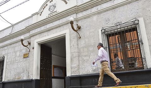 Hoy entregan credenciales a autoridades electas de Arequipa e Islay