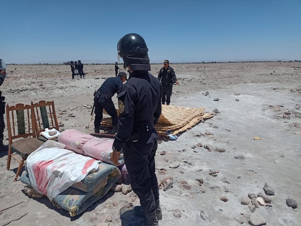 Autodema y la Policía Nacional desalojan a invasores de tierras en Majes