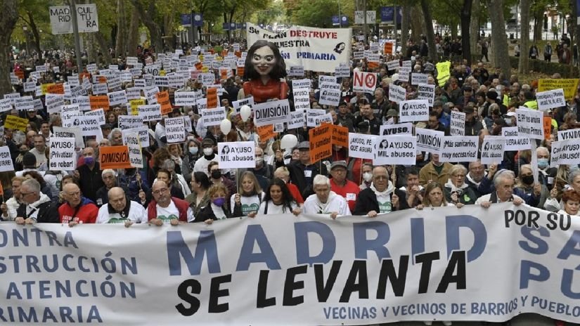 Casi 200 000 personas protestan contra recortes en sanidad pública