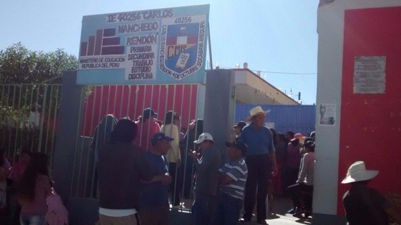 Exigen culminar obras en el el colegio Carlos Manchego