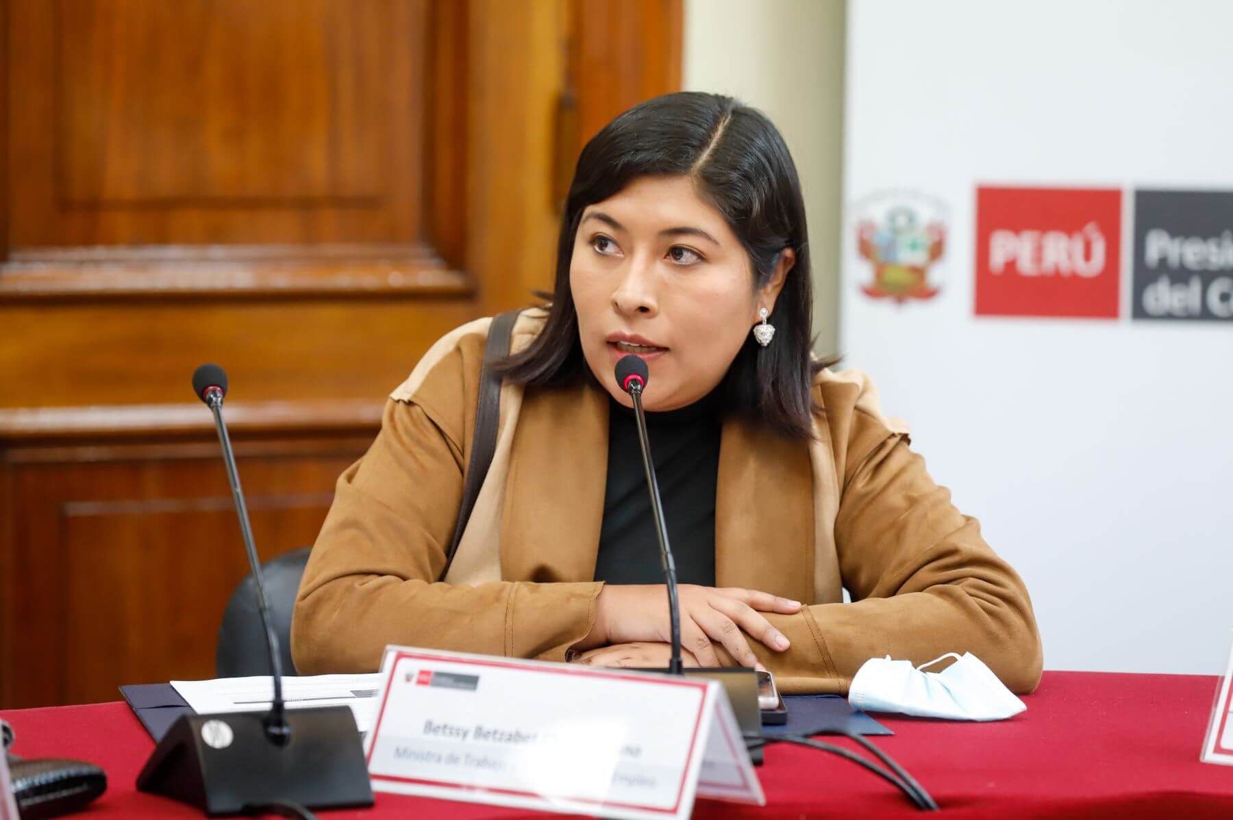 Fiscalía abre investigación preliminar contra ministra Betssy Chávez