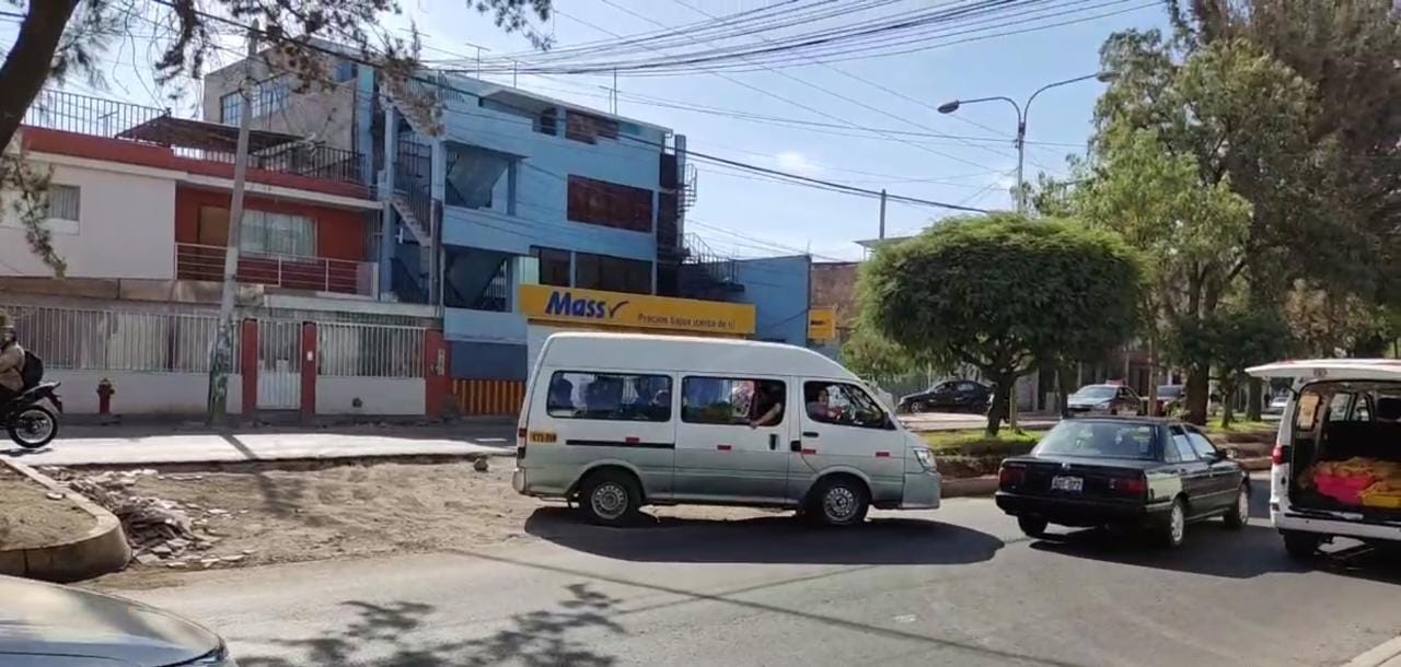 Obra de av. Dolores permanecerá abandonadas por varios meses