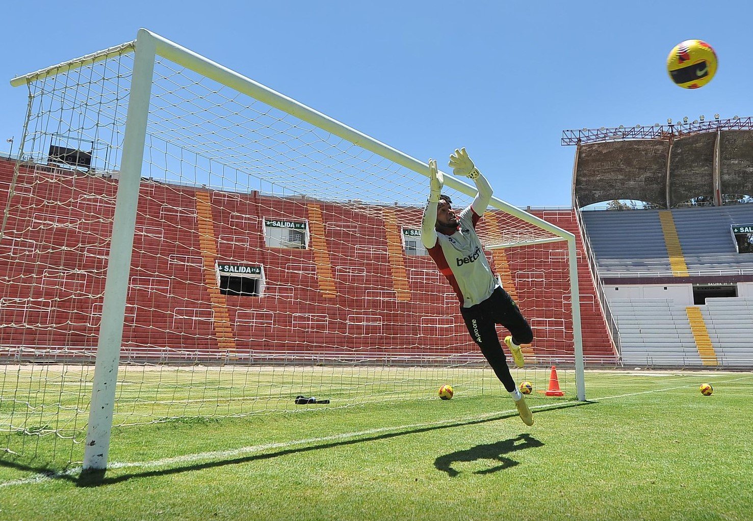 Melgar se concentra para enfrentar a Cristal en la primera semifinal