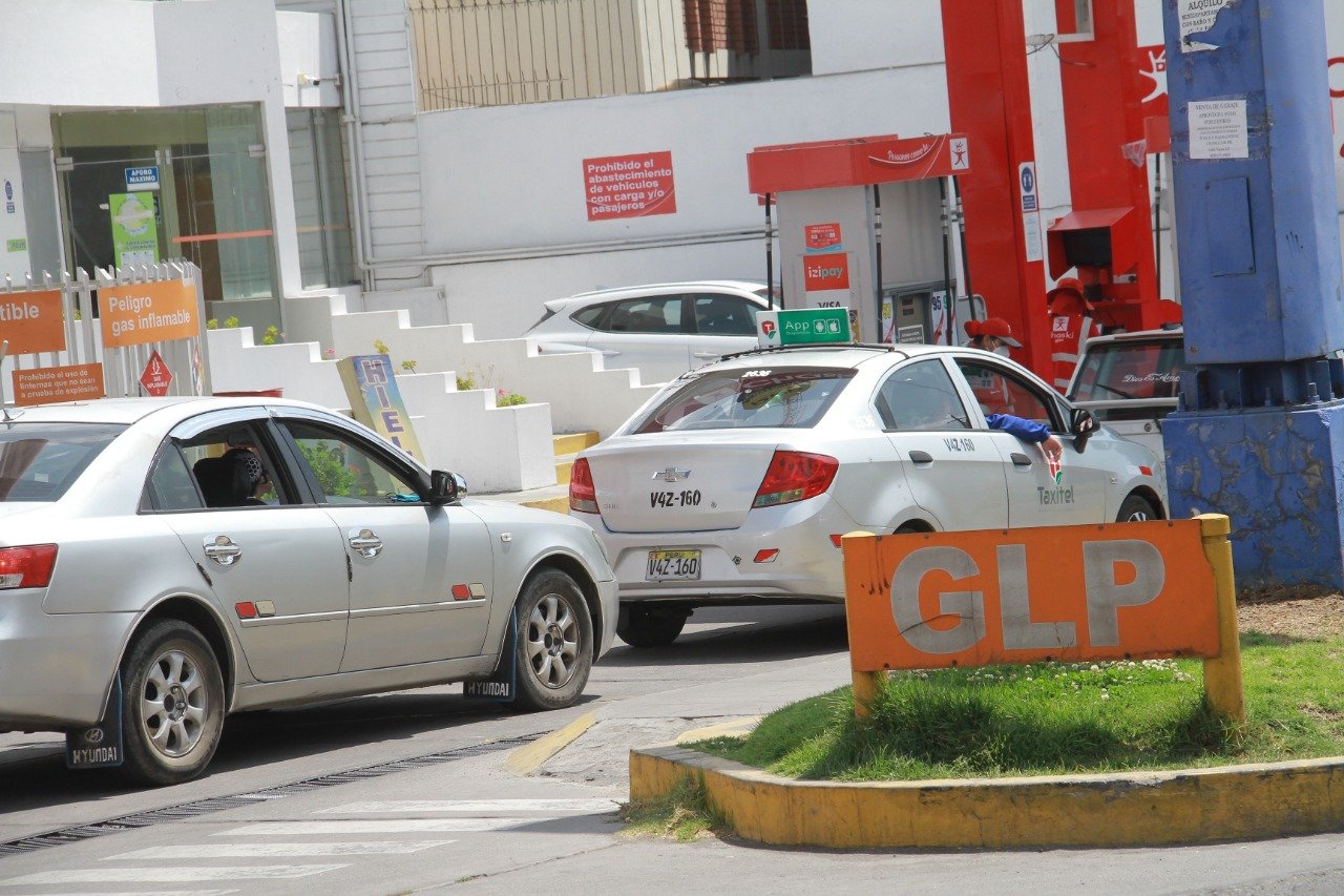 Conductores acusan a griferos de acaparar GLP