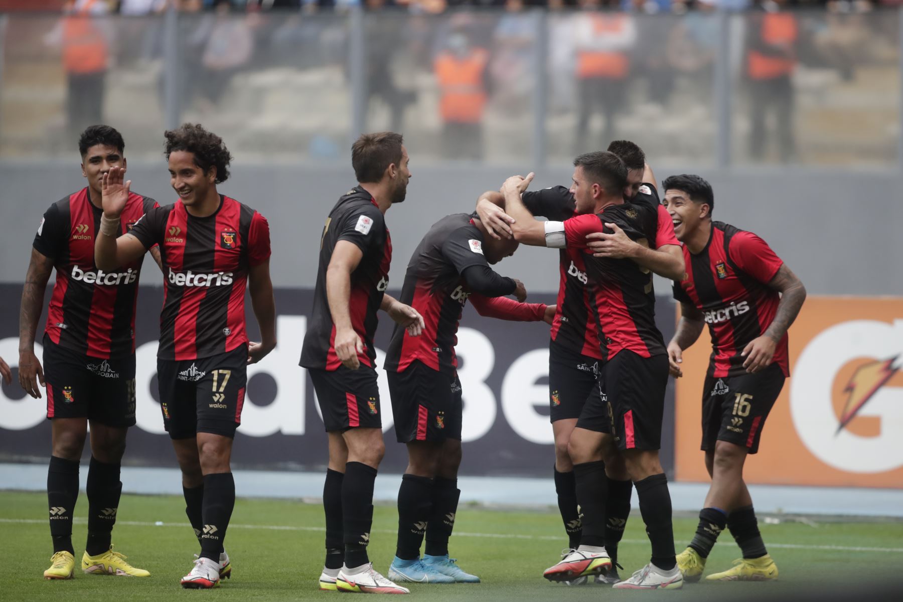 MELGAR A LA FINAL TRAS GANAR A CRISTAL 2 – 0 EN LIMA