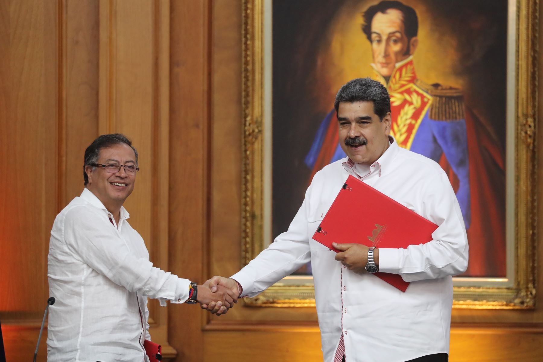 Maduro y Petro se comprometen a impulsar la “integración total”