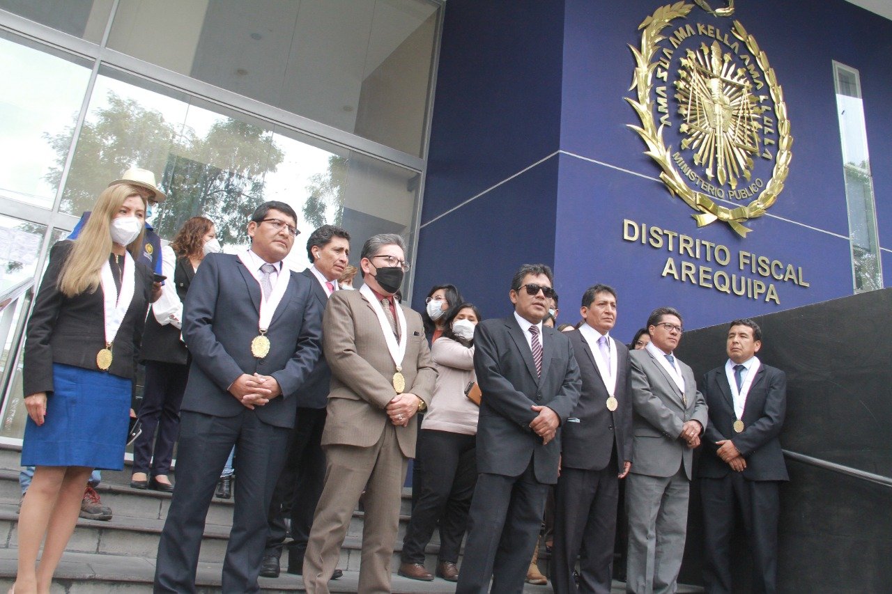 Principales instituciones de Arequipa se pronunciaron a favor de la democracia