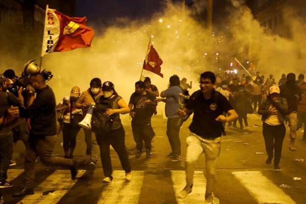 En protestas a favor del cierre del Congreso y adelanto de elecciones