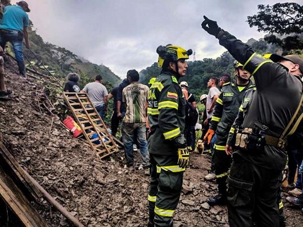 Aumentan a 27 los muertos por deslizamiento en Risaralda