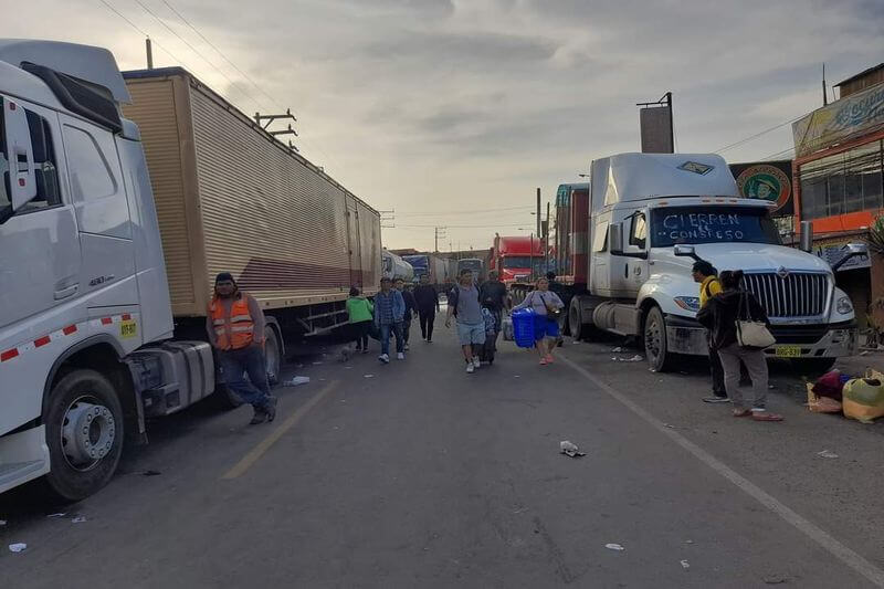 Comerciantes no quiere pagar a camioneros por fletes de transporte