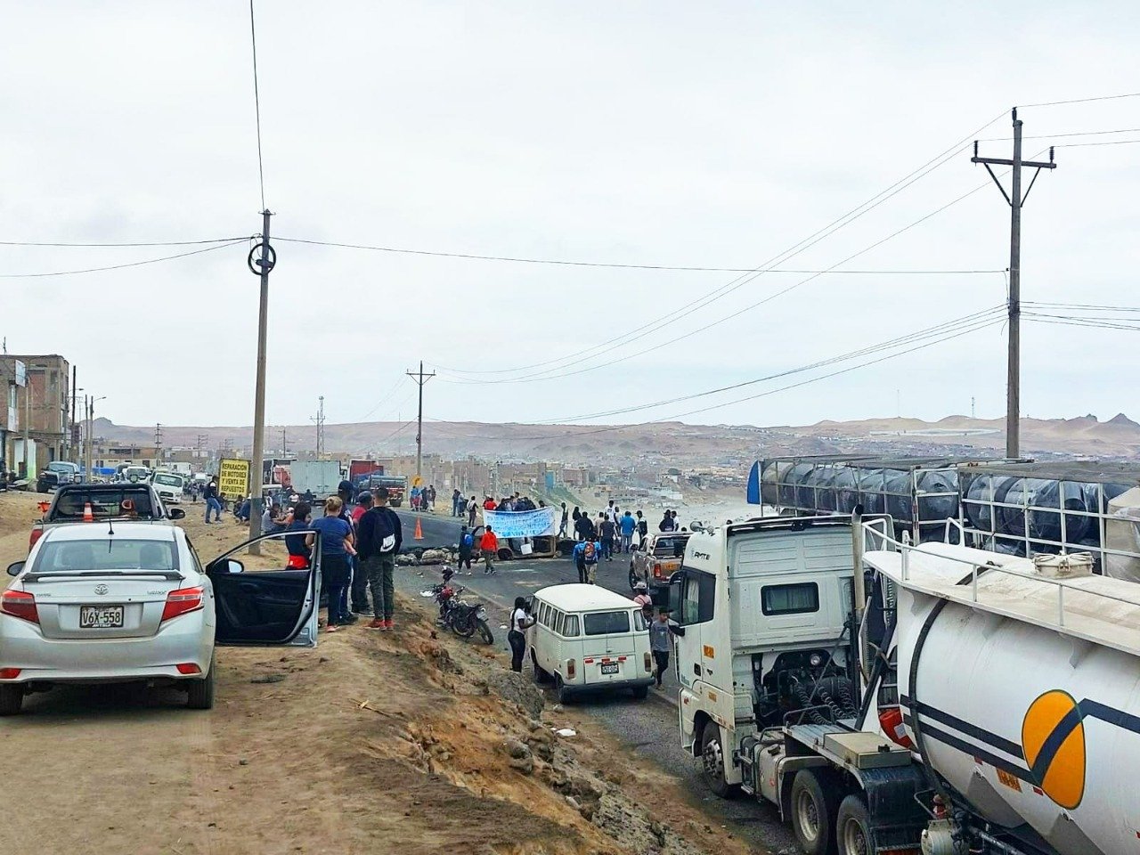 Mineros tomaron vías en Chala exigiendo adelanto de Elecciones