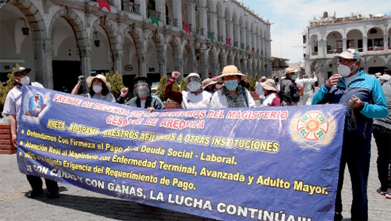 Jubilados y cesantes de Educación siguen sin recibir suspensiones