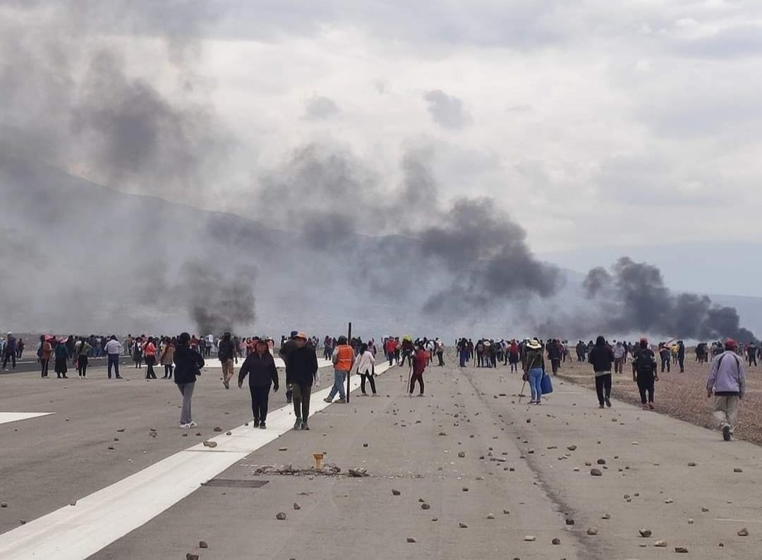 No se reanudan vuelos en el aeropuerto por daños causados