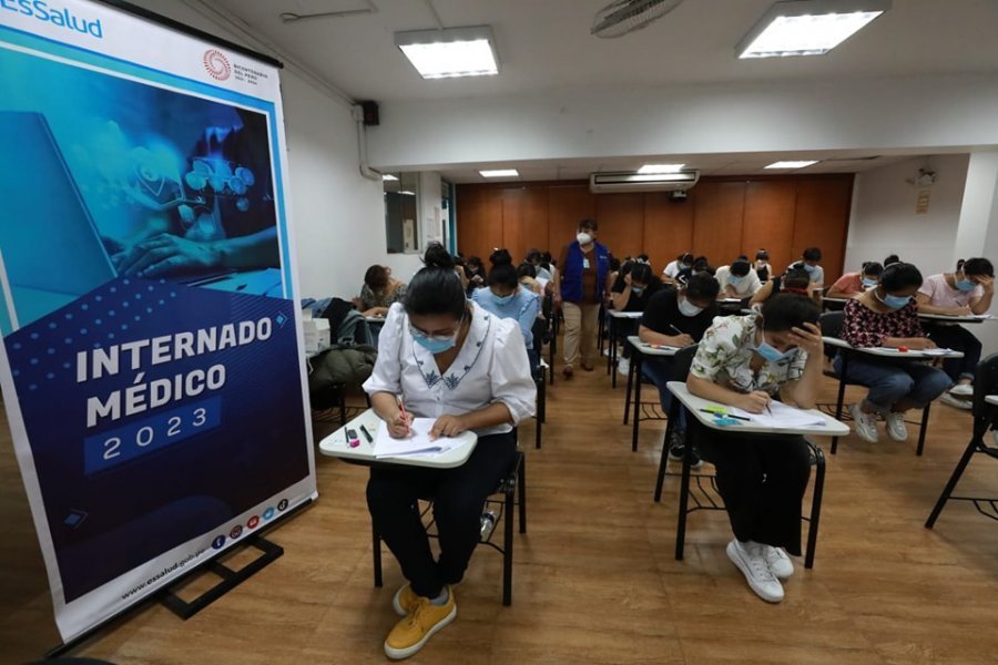 Arequipeño ocupó primer puesto en proceso de internado médico