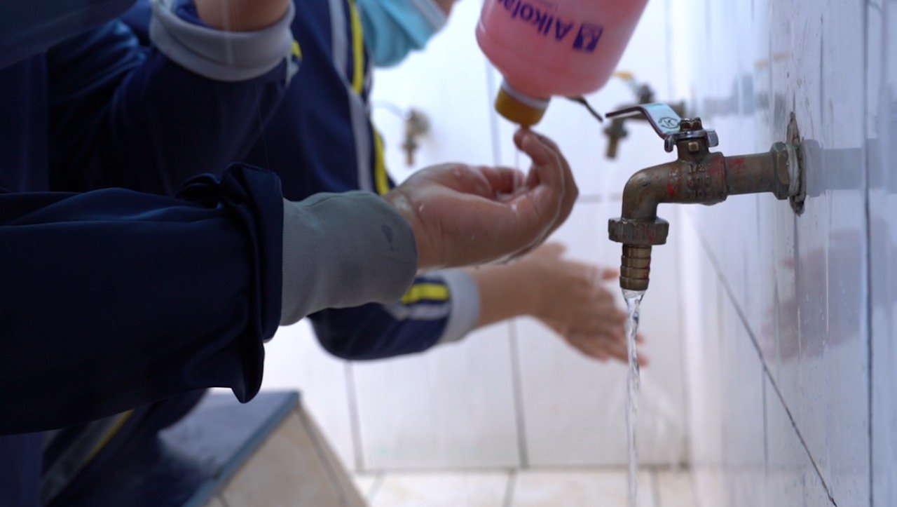 Pronied inicia instalación de sistemas de agua y desagüe en 5 colegios de Arequipa