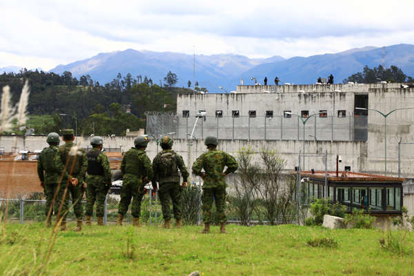 Asesinan a director de cárcel intervenida tras masacres