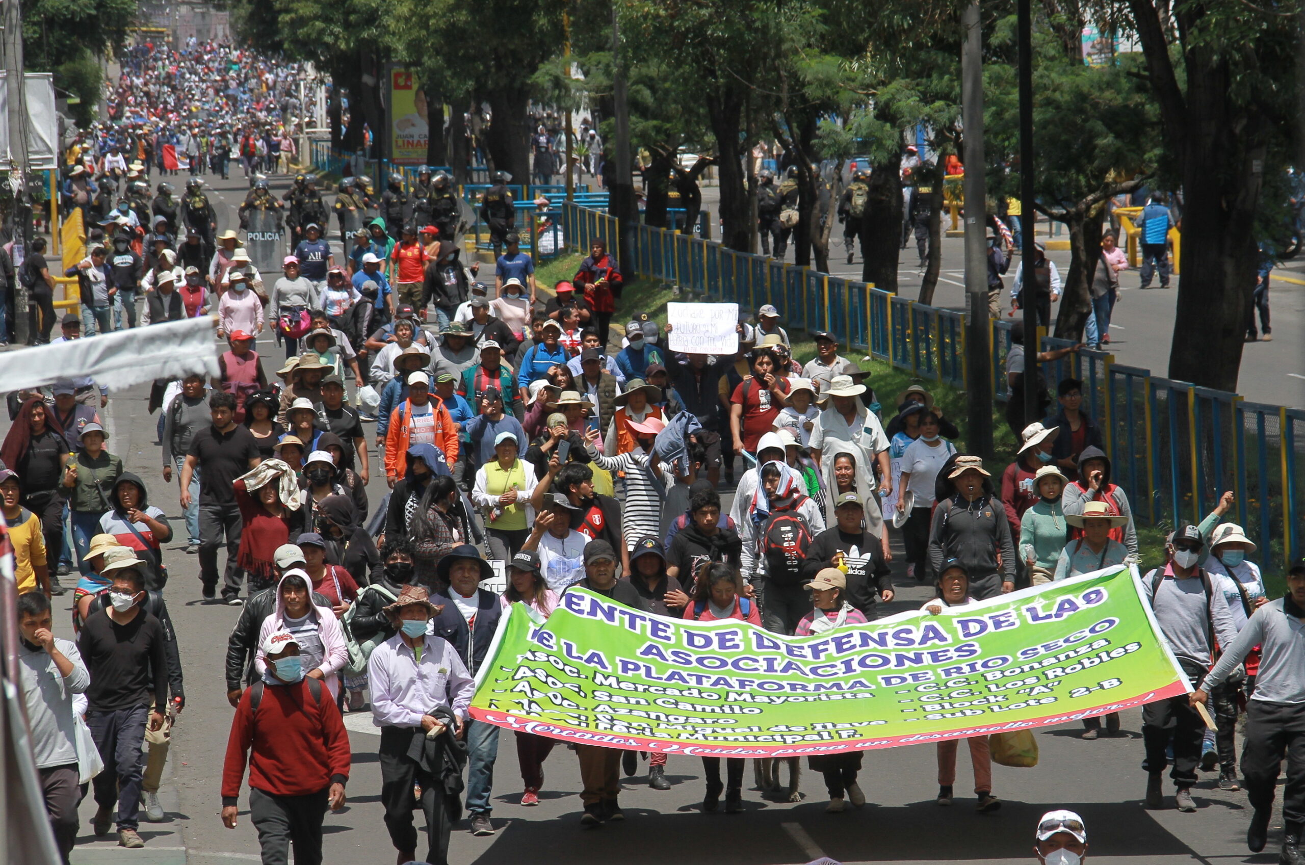 Fiestas de fin de año y manifestaciones propiciaron aumento de contagios COVID