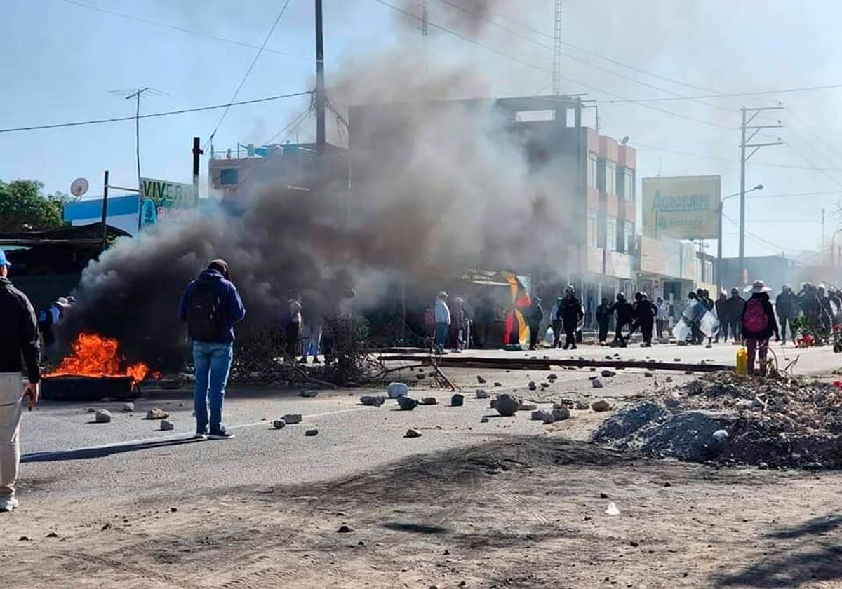 Por bloqueos en La Joya y Alto Siguas restringen tránsito