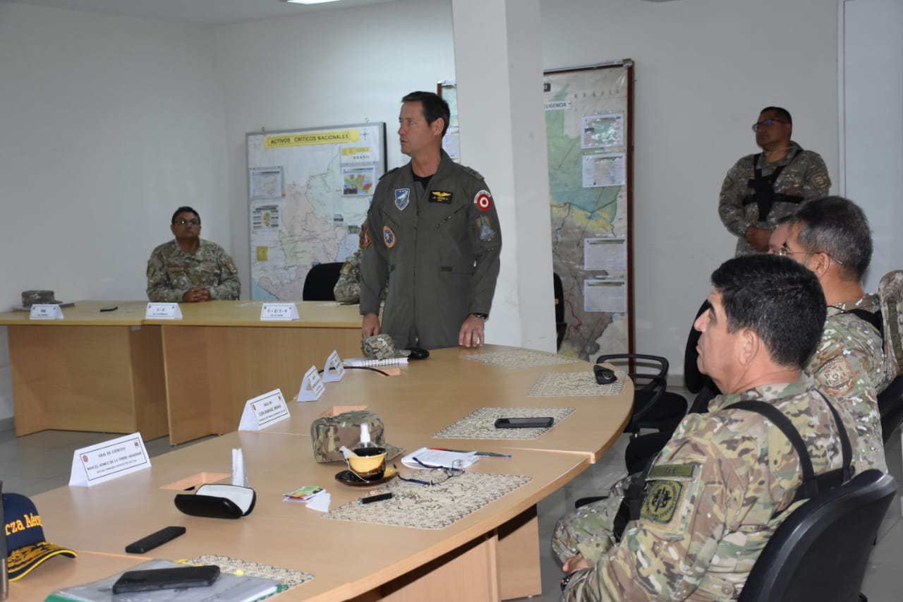 Jefe del Comando Conjunto de las FF.AA. visita regiones del sur