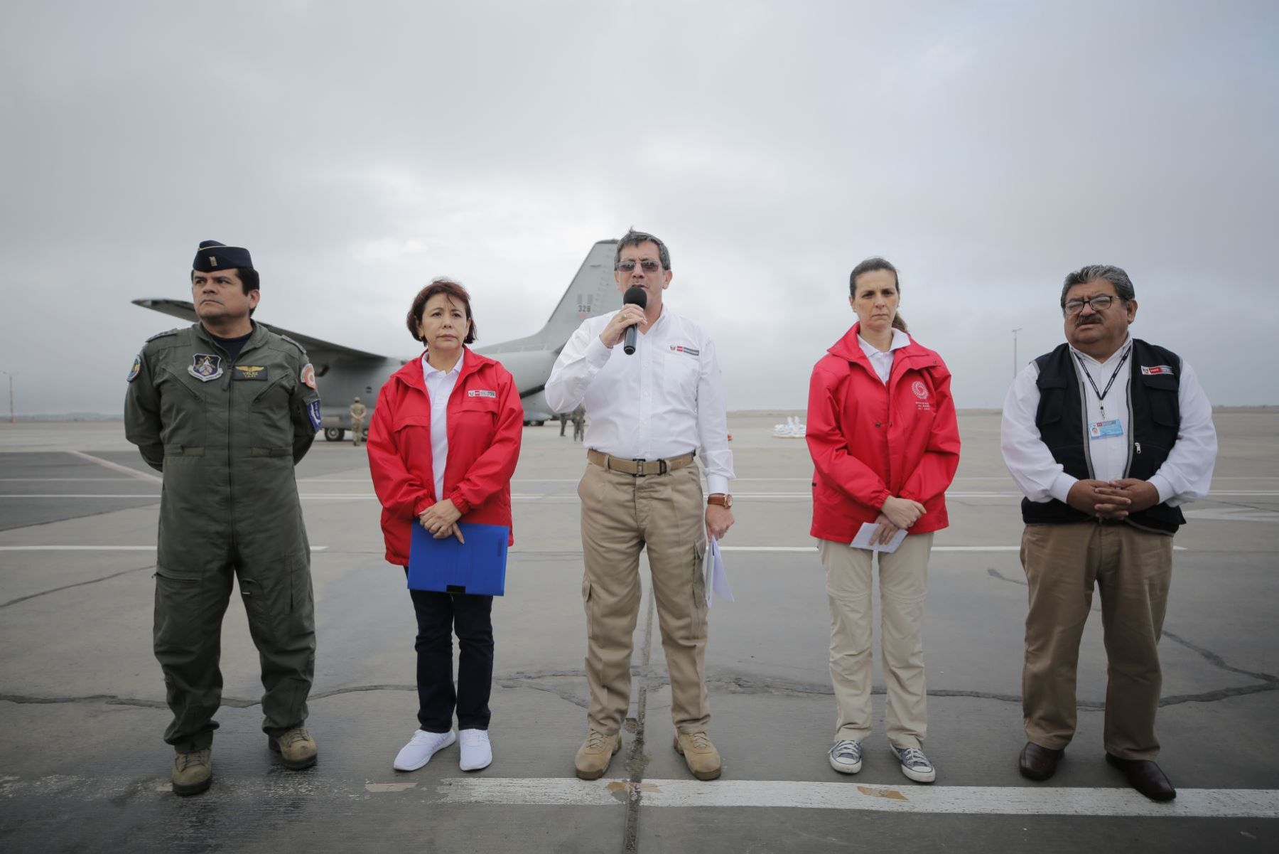 Ministro de defensa pidió establecer corredores de ayuda humanitaria