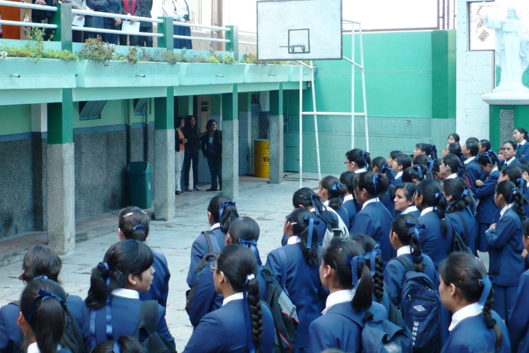 Gerenta asegura que solucionara problemas para el inicio del año escolar