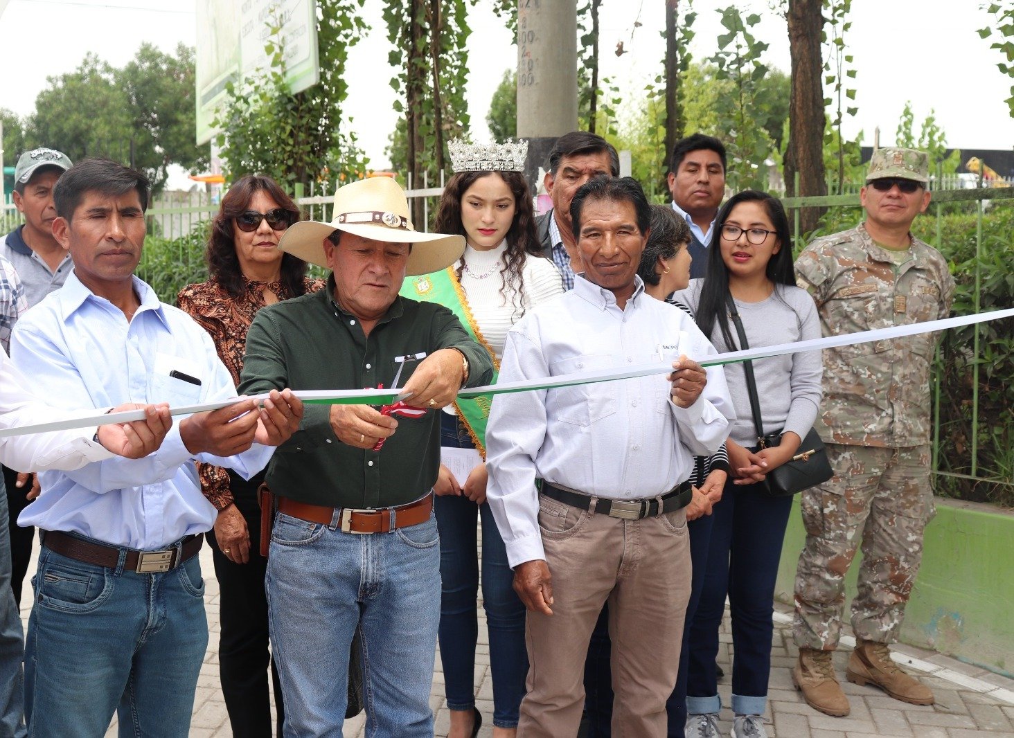 POBLADORES DE LA ASOCIACIÓN EL BOSQUE Y 11 DE SETIEMBRE DE TIABAYA RECIBIERON OBRA QUE TUVO UNA INVERSIÓN DE DE 3 MILLONES 884,318.21 NUEVOS SOLES