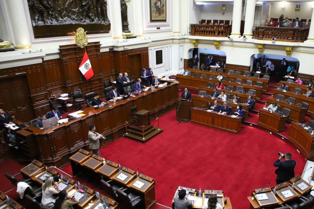 Constitución pide aprobar que Presidenta ejerza vía remota