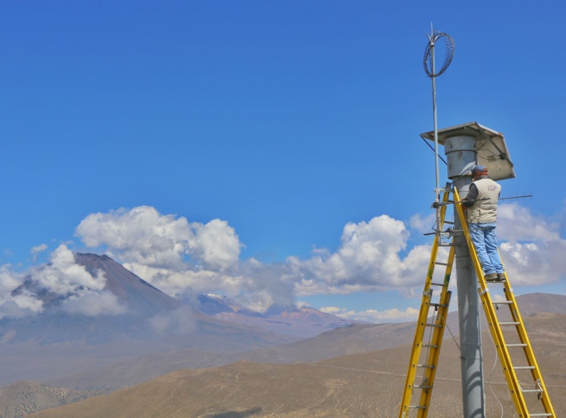 Red geofísica monitorea los volcanes del sur del país