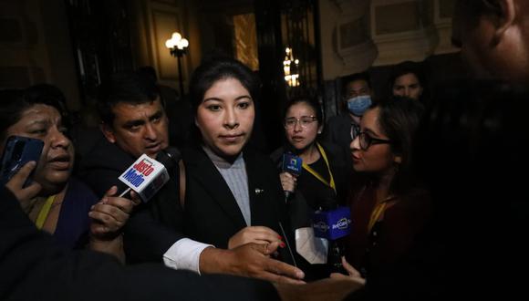 Testigo aseguran que Betssy Chávez participó del golpe