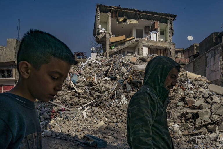 Se elevan a más de 41 000 los muertos a causa de terremotos