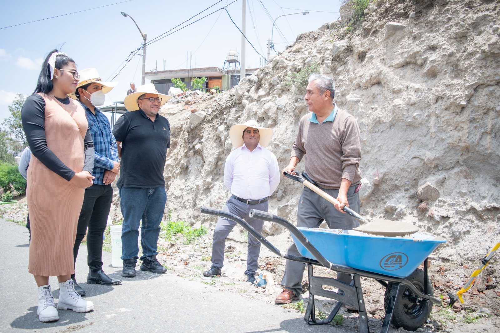 En Socabaya construyen muro de contención en Primavera y La Campiña