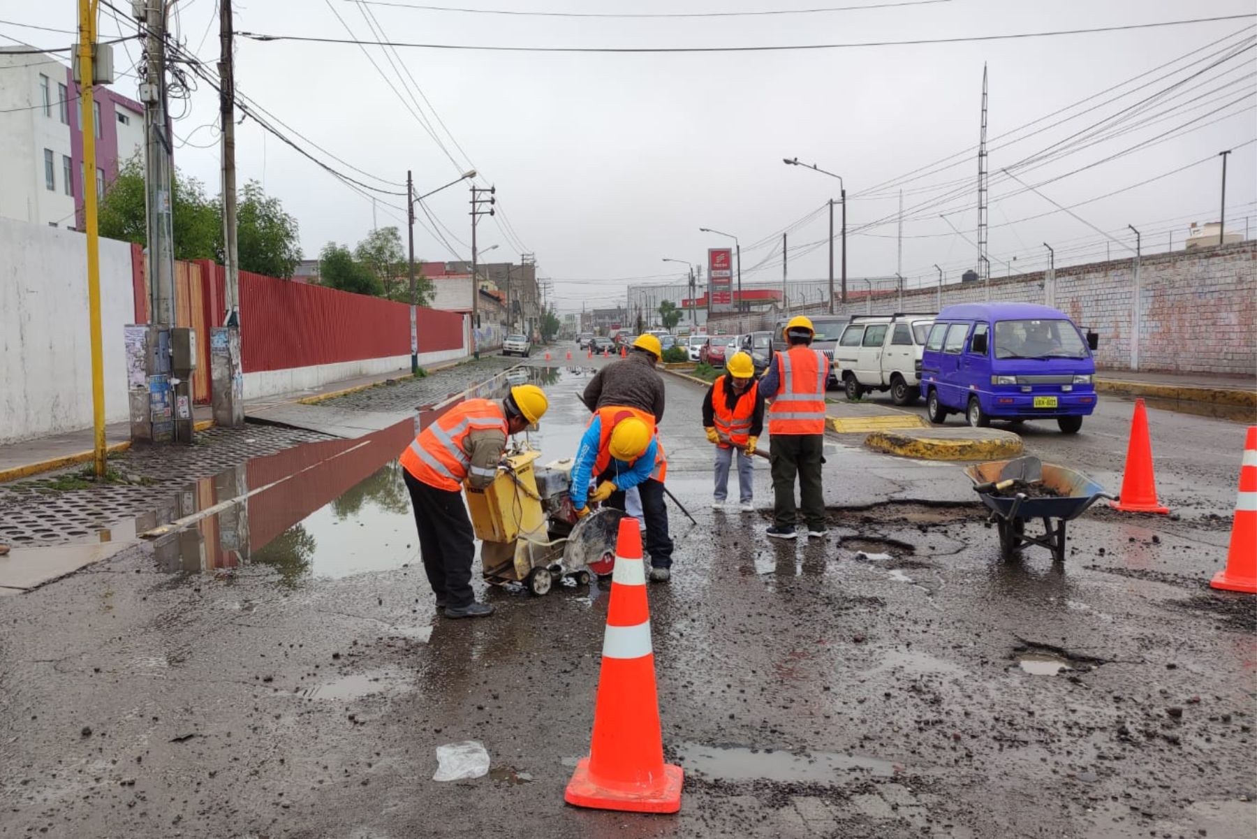 Avenidas principales en Paucarpata fueron dañadas por las lluvias