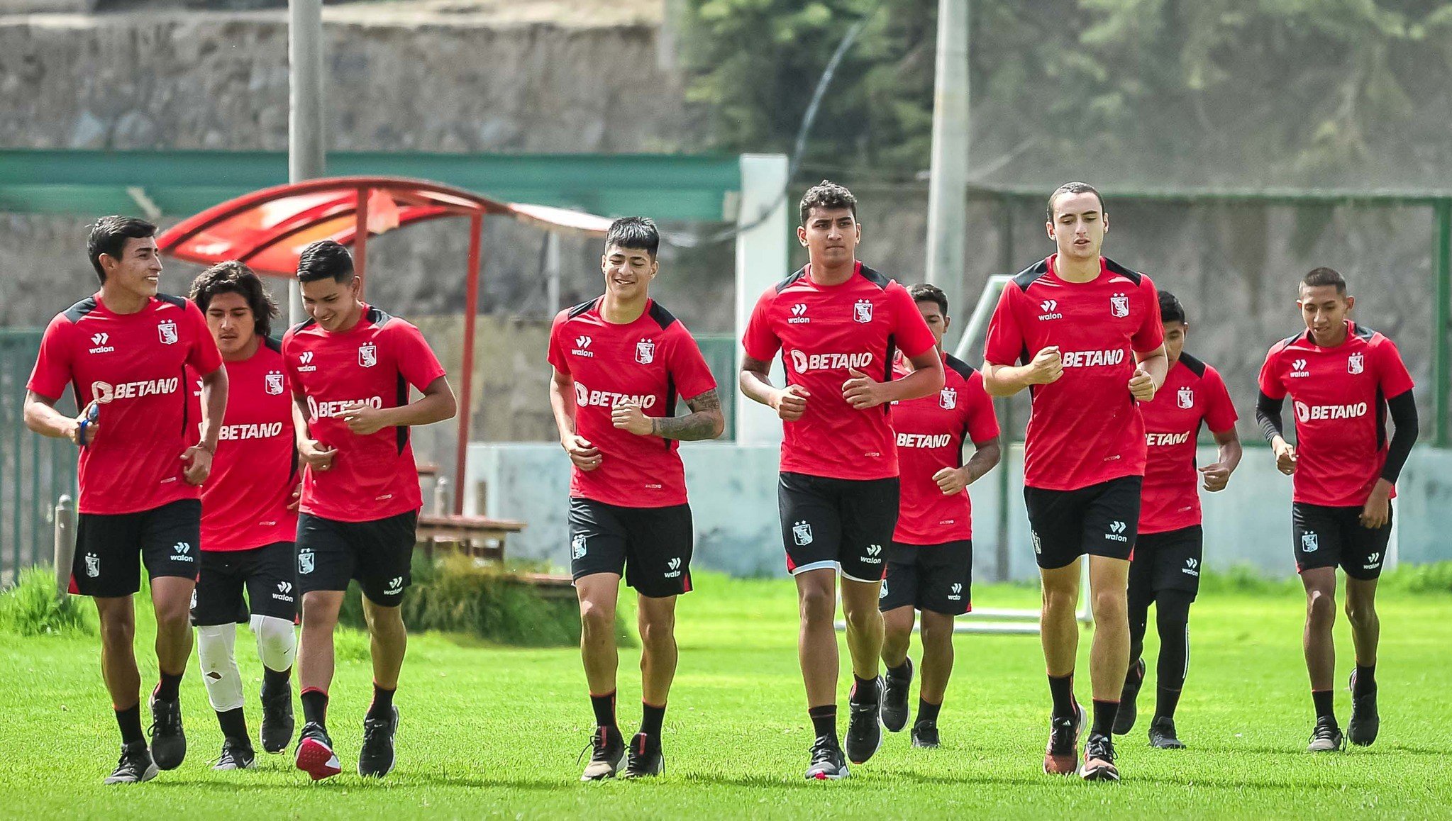 Jugadores siguen esperando