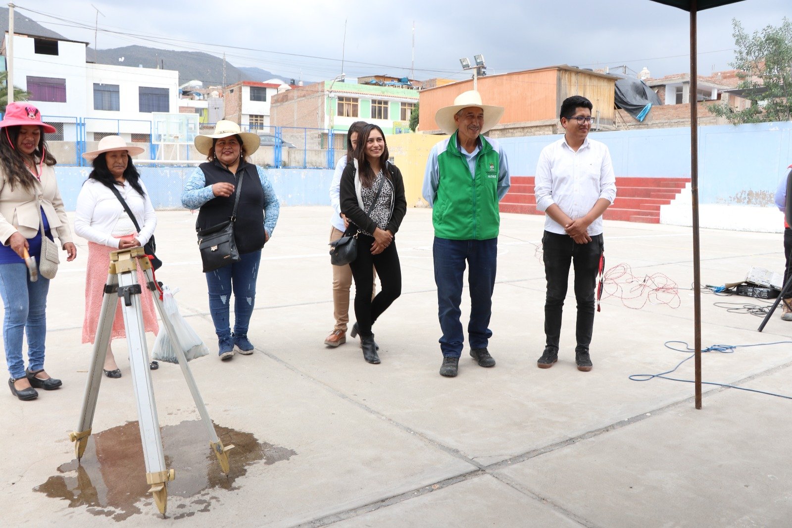 Construyen cobertura en parque de Ciudad Municipal