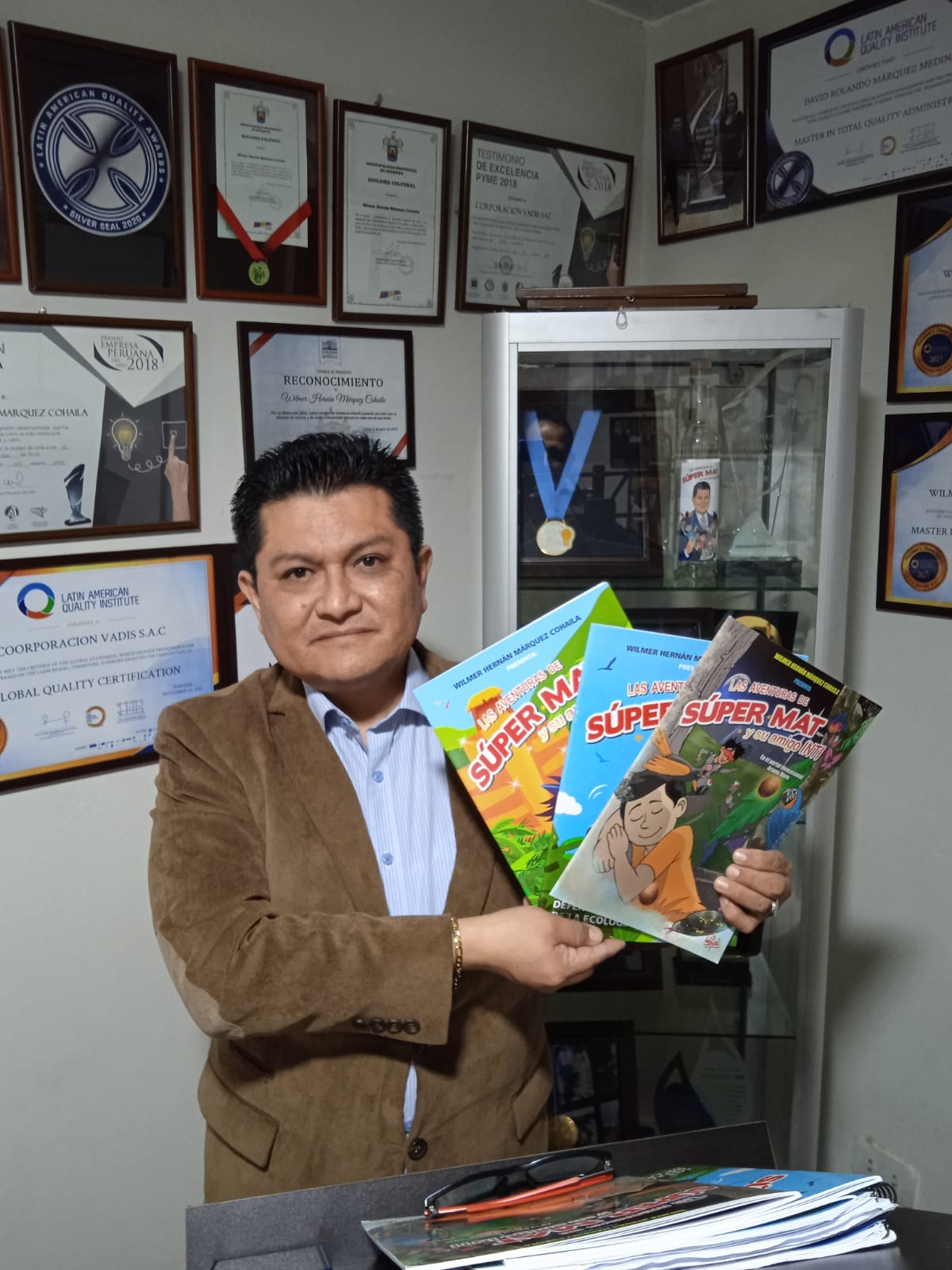 EL ESCRITOR Y MÚSICO WILMER MÁRQUEZ COHAILA PRESENTARÁ SU LIBRO TEATRALIZADO EN EL I ENCUENTRO DE LITERATURA INFANTIL Y JUVENIL 