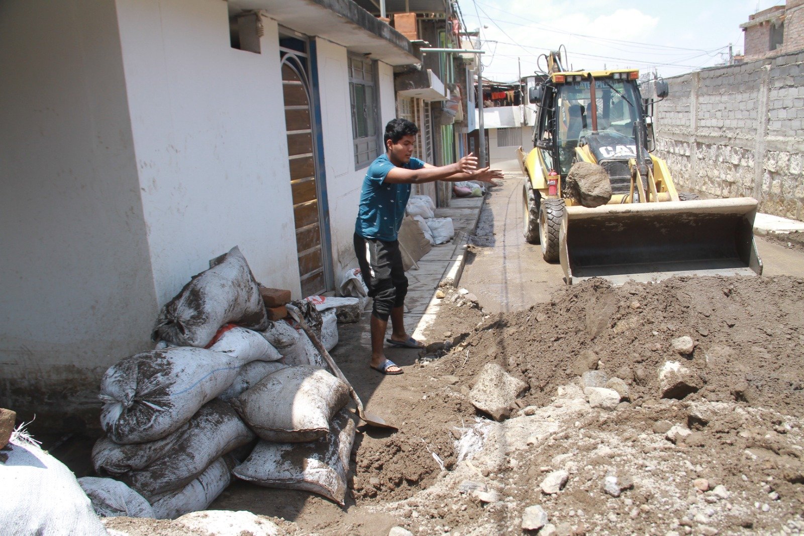 Cuarenta viviendas inundadas con lodo y piedras en Paucarpata