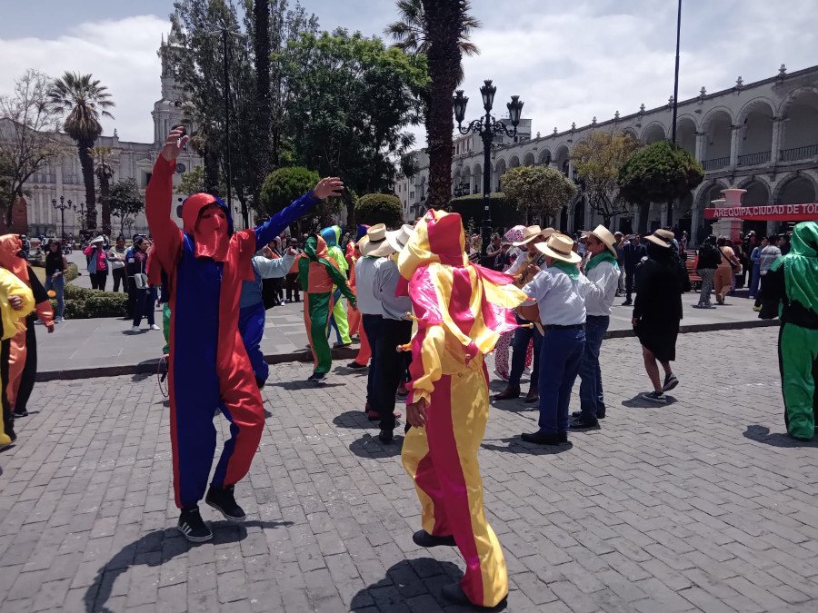 El Ño Carnavalón aún vive en Arequipa con la música y alegría de antaño