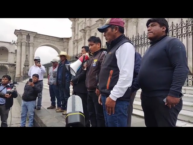 Alcaldes de Caylloma declaran sobre perjuicios económicos a raíz de la crisis política.